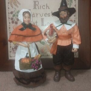 Vintage Midwest Of Cannon Falls Thanksgiving Harvest Pilgrim Couple.